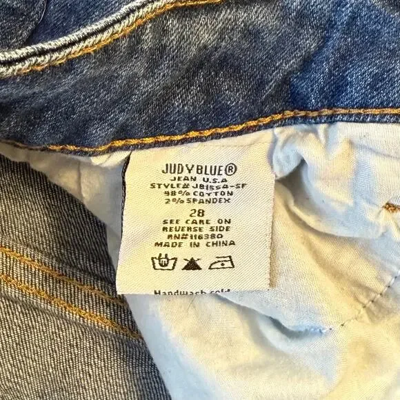 Judy Blue Denim Shorts Midi Distressed Raw Hem Los Angeles Women’s Size 28 - Picture 7 of 9